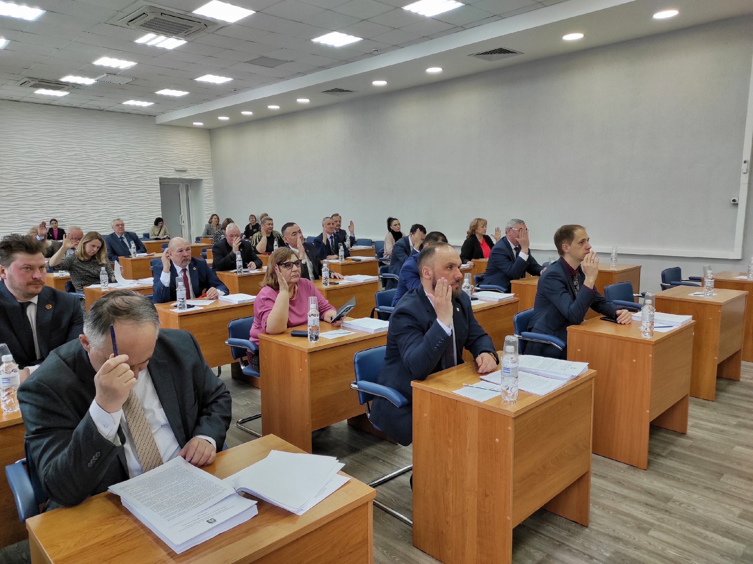Сегодня в большом зале Администрации прошла 39-я внеочередная сессия Совета депутатов ЗАТО г. Железногорск