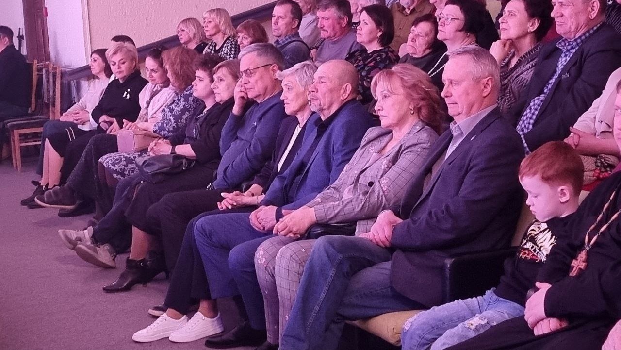 Депутаты приняли участие в организации концерта в поддержку бойцов спецоперации «Железногорск для СВОих»