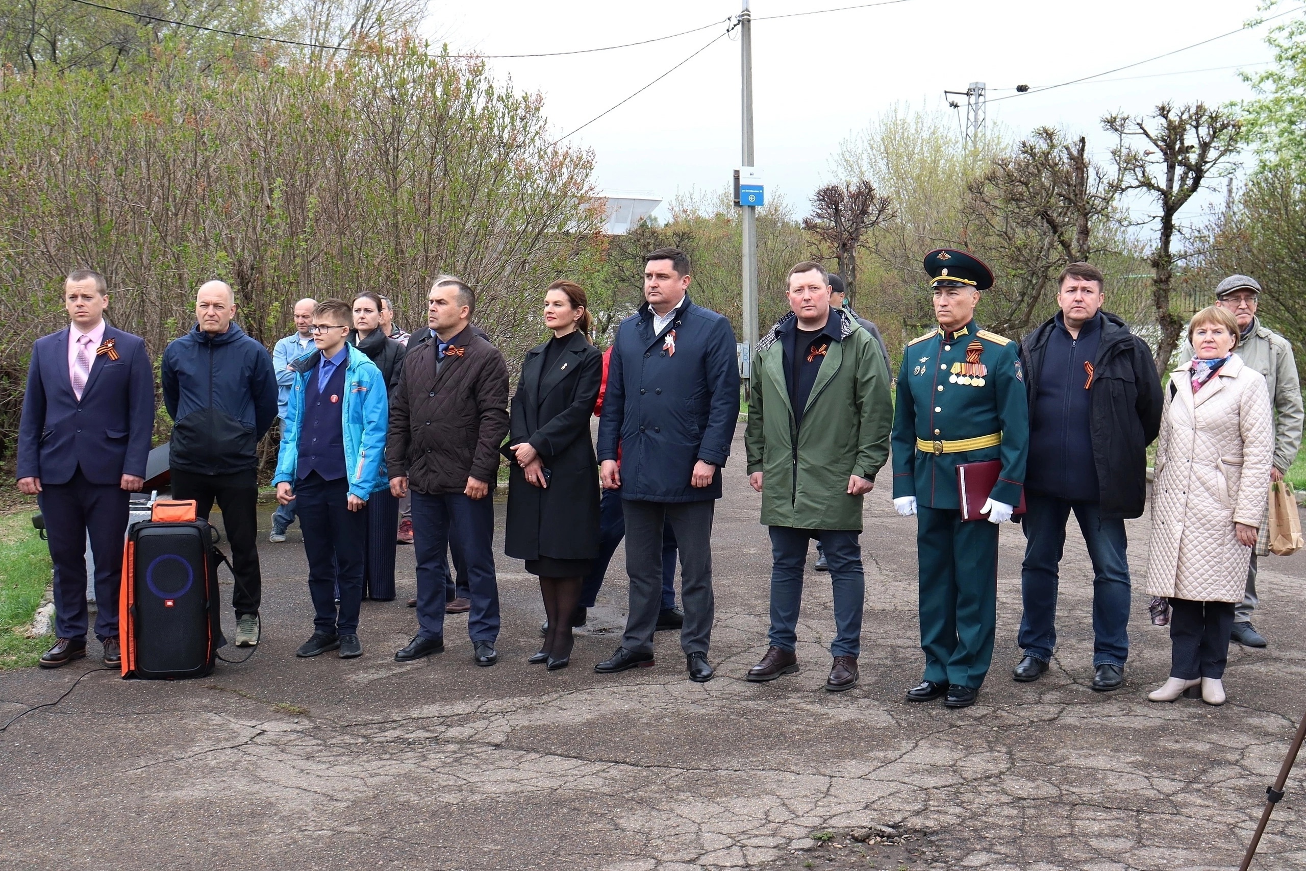 В Железногорске в преддверии празднования 80-летнего юбилея Победы в Великой Отечественной войне, состоялось открытие «Аллеи Славы участников СВО»