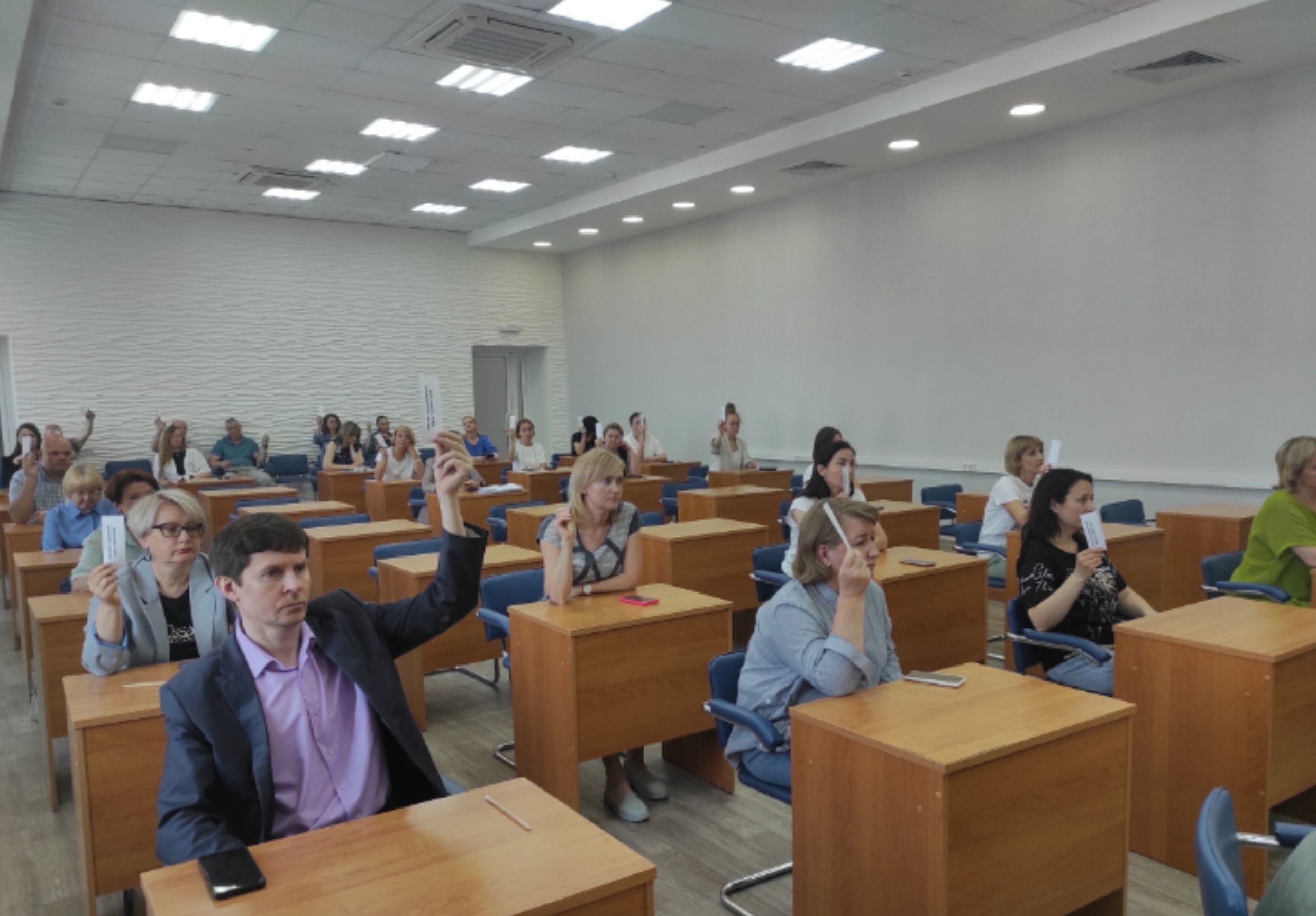 В пятницу в большом зале администрации прошли публичные слушания по проекту решения Совета депутатов ЗАТО г. Железногорск «Об исполнении бюджета ЗАТО Железногорск за 2024 год». 