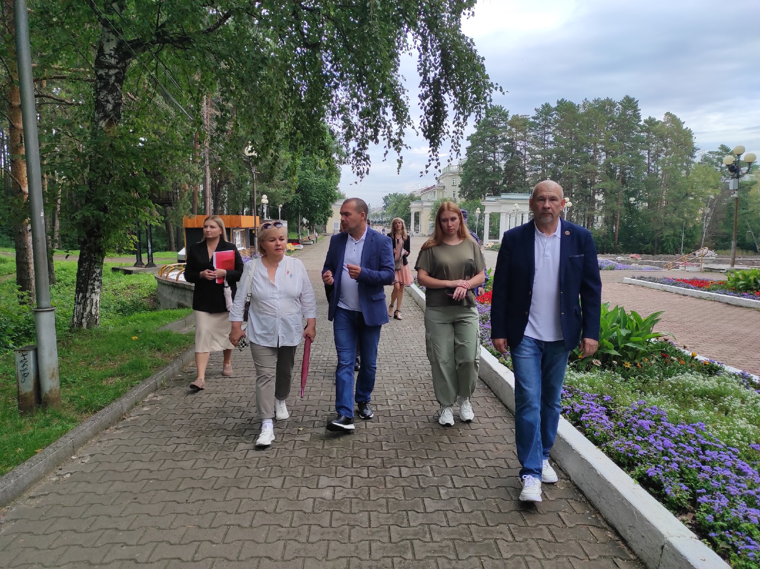 В течение недели депутаты Совета депутатов ЗАТО г. Железногорск вместе с профильной комиссией проверяли готовность учреждений культуры к новому сезону