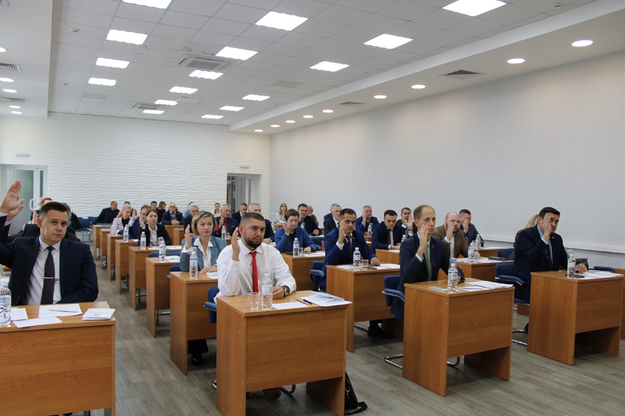 Сегодня в большом зале администрации состоялось заседание первой сессии Совета депутатов ЗАТО Железногорск седьмого созыва 