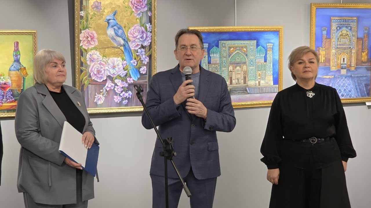 «Россыпь талантов» - выставка железногорских умельцев на которой побывал председатель Совета депутатов ЗАТО Железногорск 