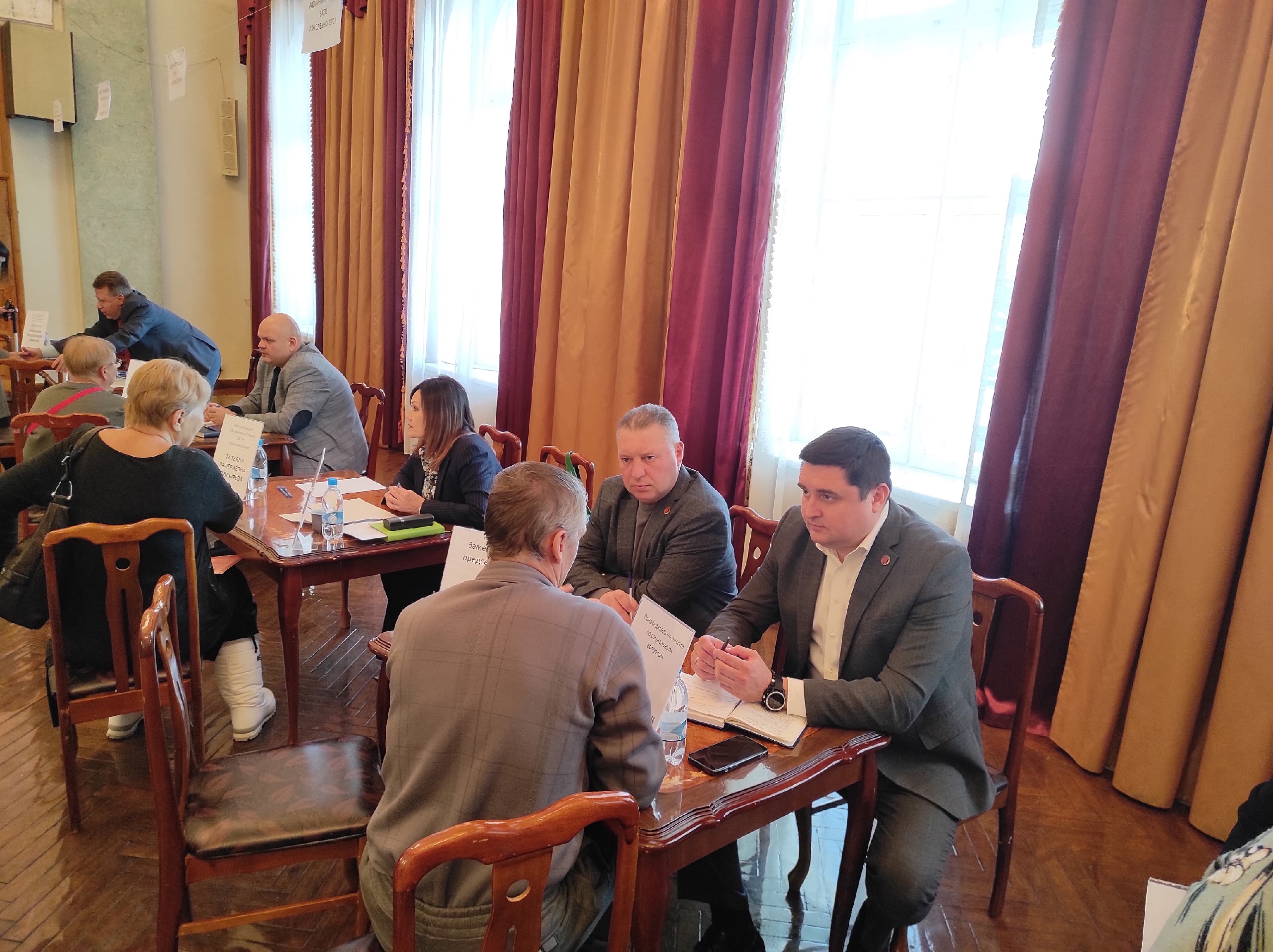 Сегодня во Дворце культуры состоялся приём горожан с ограниченными возможностями здоровья, приуроченный к Международному дню инвалидов, который отмечается 3 декабря с 1992 года по решению ООН 