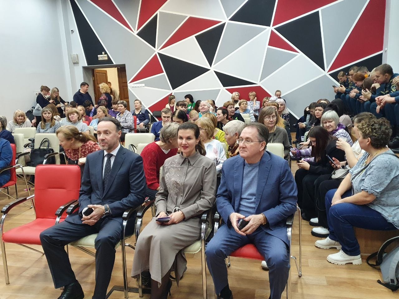 В Центральной городской библиотеке им. Горького прошел «Форум добрых дел» 