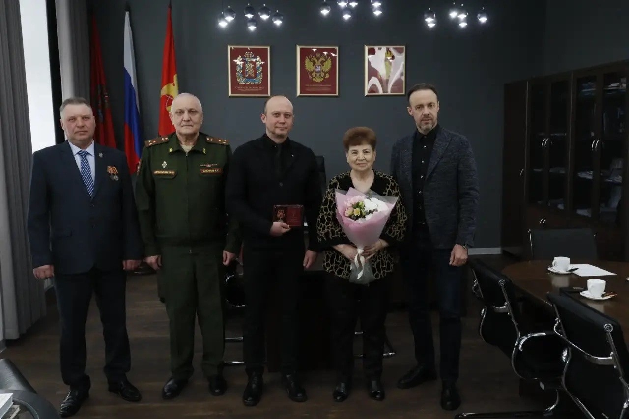 Александр Андреенков из Железногорска, участник специальной военной операции, был удостоен медали Президента Российской Федерации «За храбрость»